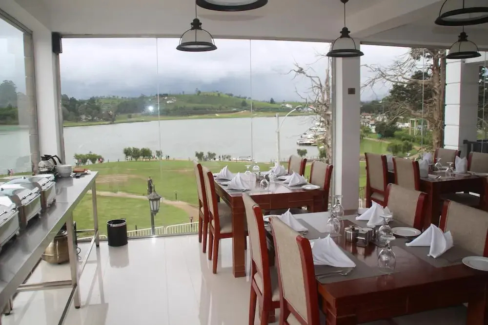 Royal Lake Hotel