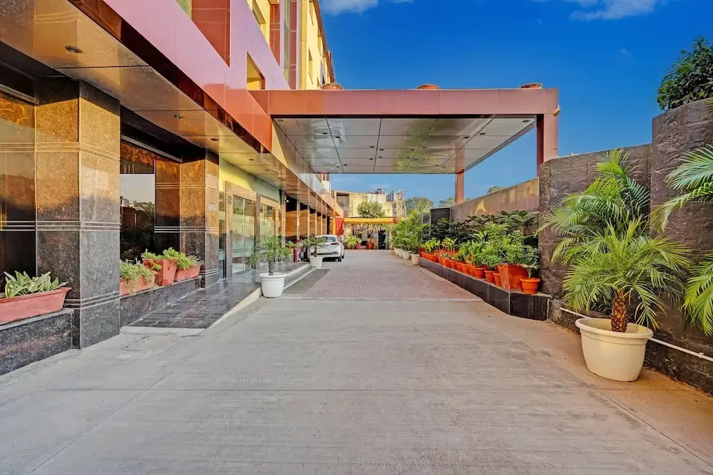 Super Townhouse OAK Hotel City Mark Gurgaon