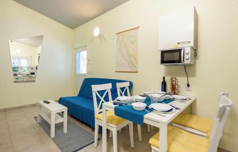 Beautiful Apartment in Kosljun With Wifi and 1 Bedrooms