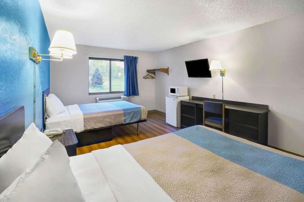 Motel 6-Montoursville, PA - Williamsport