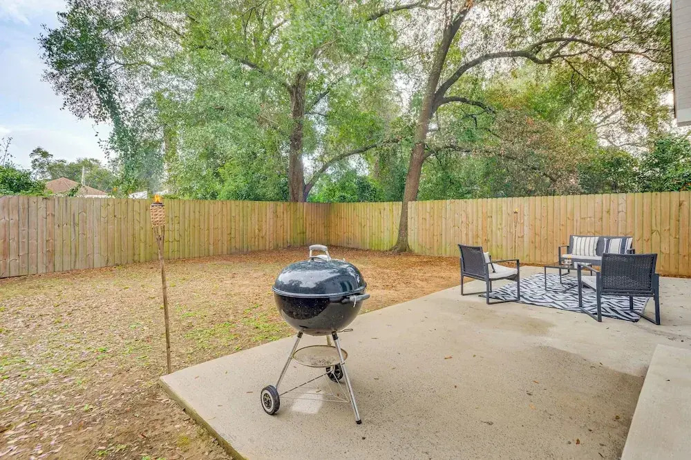 1 Mi to Dtwn: Pet-friendly Pensacola Getaway!