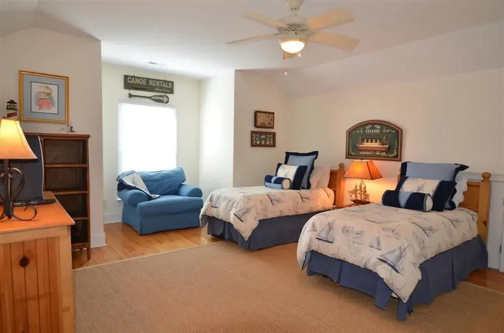 Beach  4 Bedroom Home