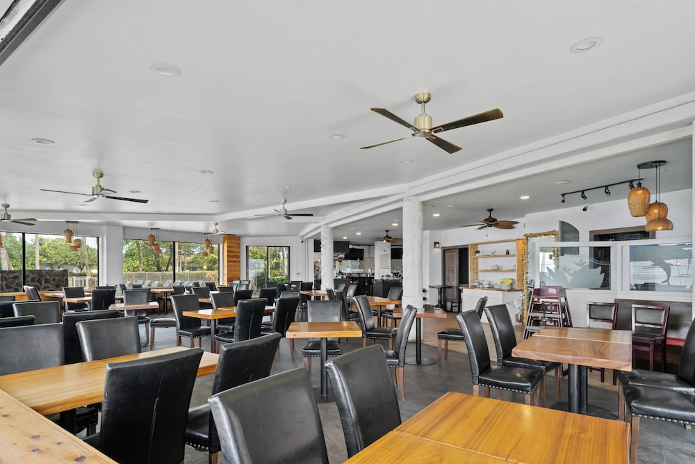 Menehune Shores 206 by Maui Rental Group