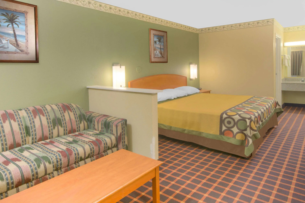 Super 8 by Wyndham Shreveport