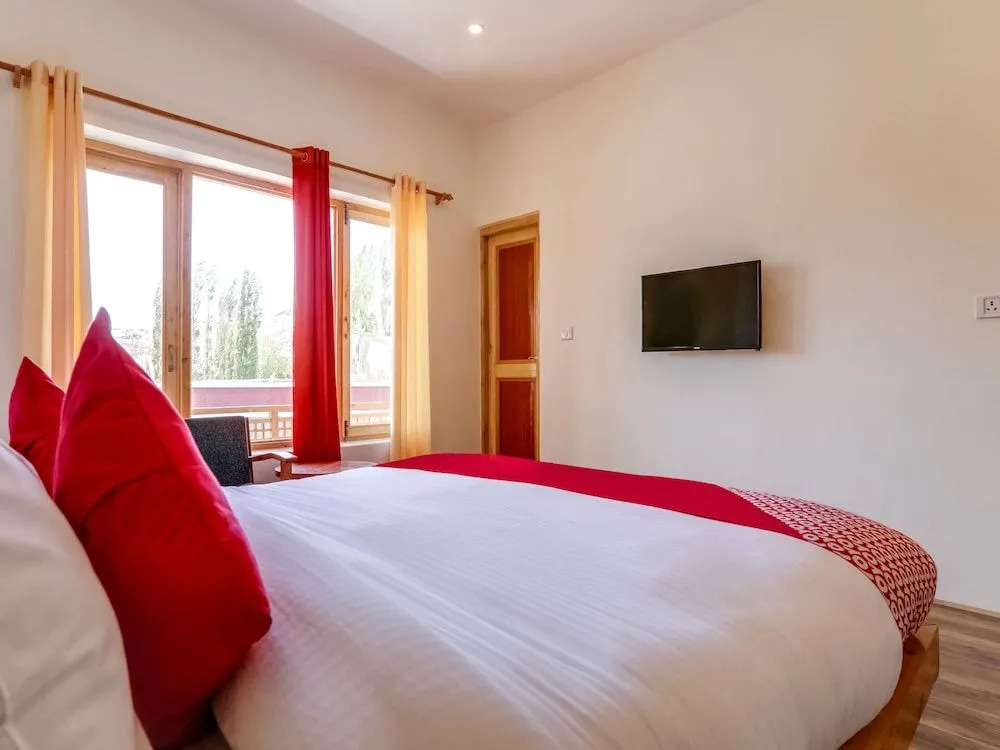 Oyo 38068 Sankar Residency