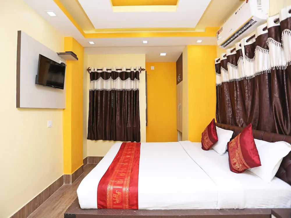 OYO 9975 Hotel Asmeet