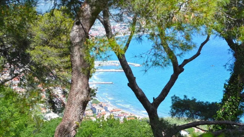 Torre Alpicella - Essenza di Riviera Holiday Home