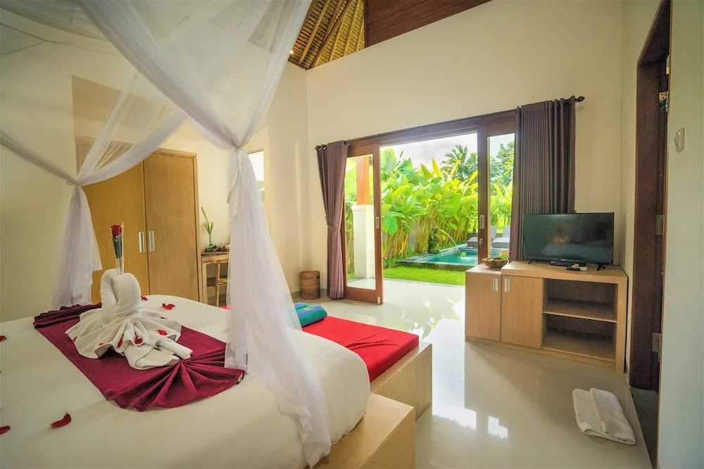 Three Gold Luxury Private Villas