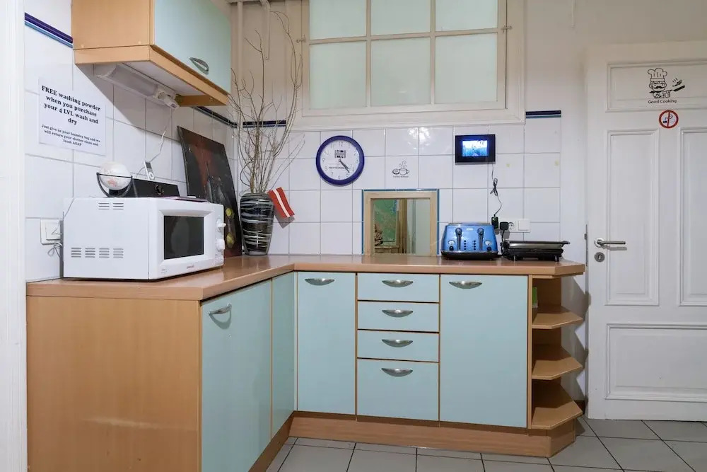 Funky Backpackers Hostel & Apartments