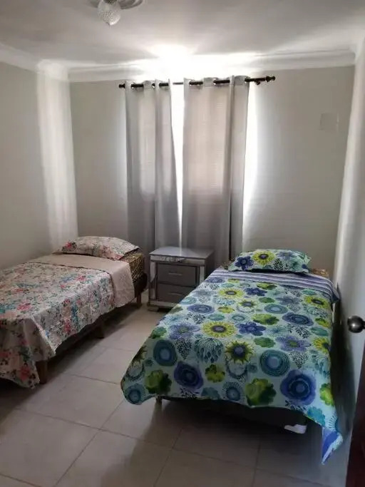 SFM-3 Big bedrooms, Wifi, AC/TV & hot water