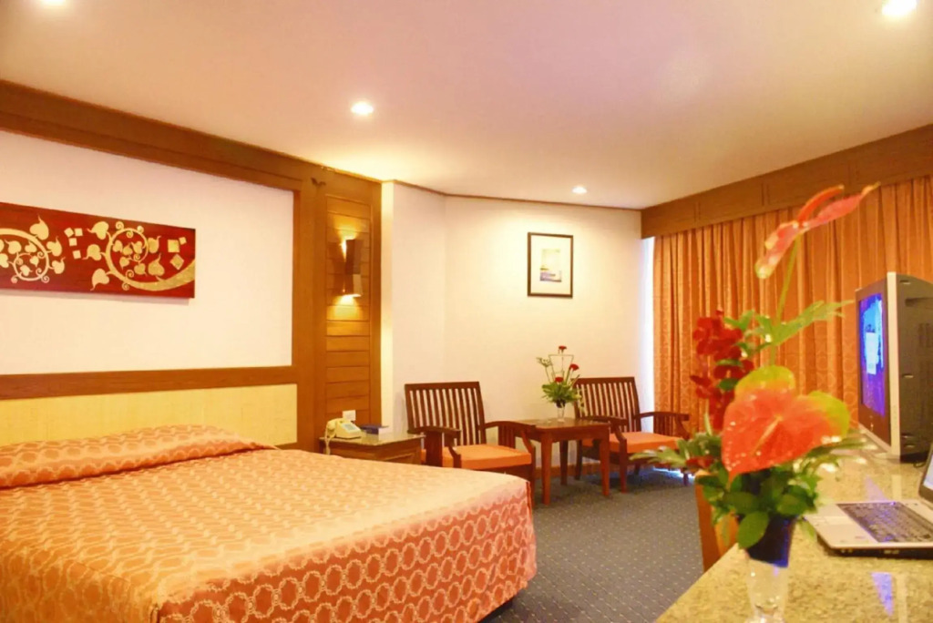 Royal Twins Palace Hotel