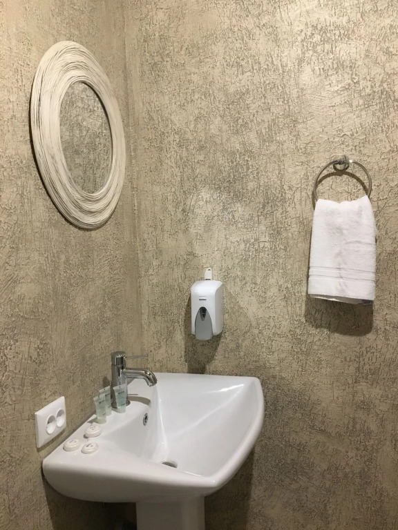Check Point Hotel