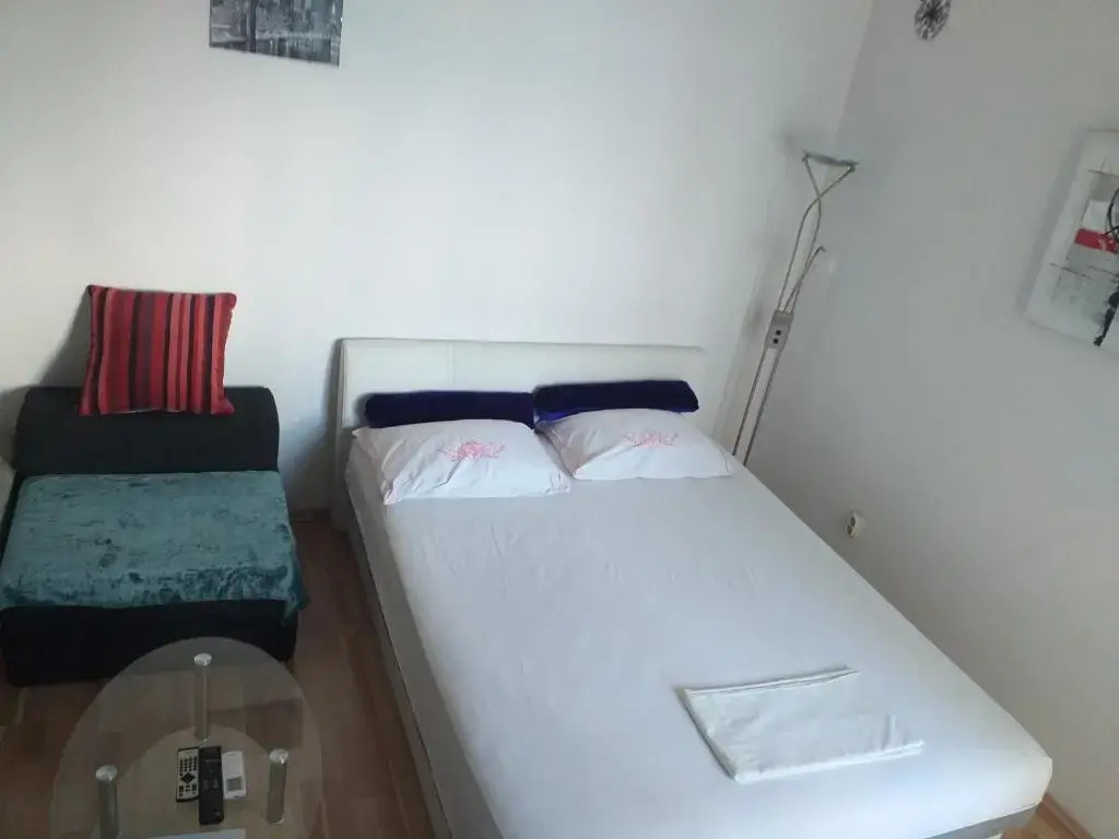 Studio Apartment Ema