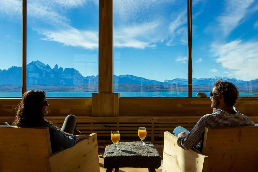 Tierra Patagonia, Beckons