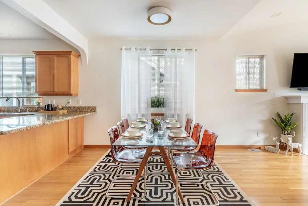 FIFA 2026 3BR + Daybed Midway Near Seattle & Vancouver