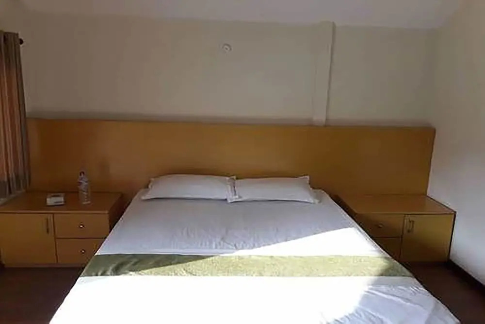 Saanvi Hotel & Restaurant