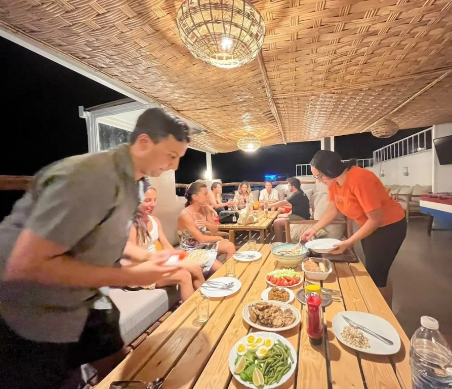 BigBlue Surf Experience Hostel