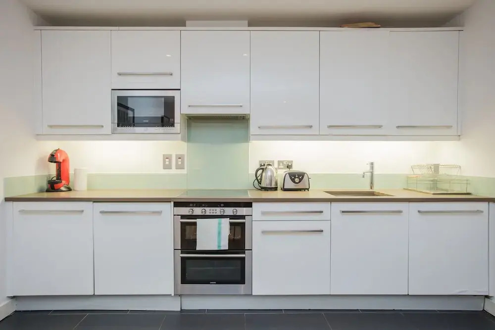 2 Bedroom Apartment Near Victoria Station