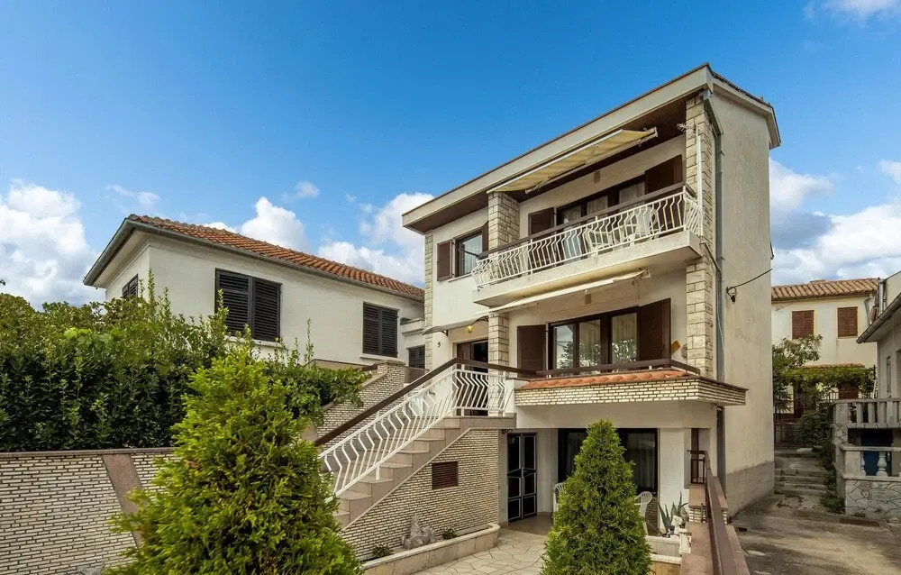 Awesome Apartment in Jadranovo With 2 Bedrooms