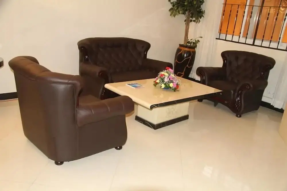 ShaMooL Hotel