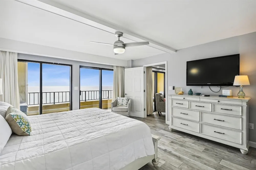 Surf Dweller 610 is a Stunning Gulf Front 2 BR - sleep 6 by RedAwning