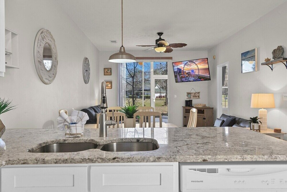 River Oaks 57C