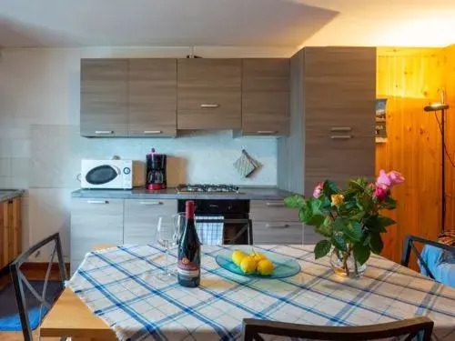 House Ronco Dongo 25531