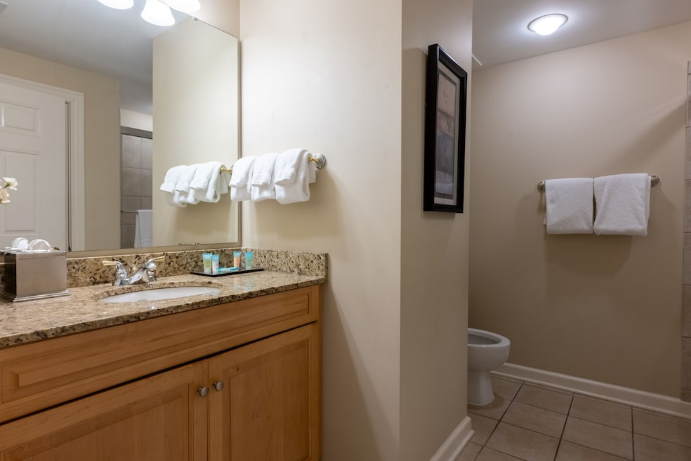 208 Royale Palms 3 Bedroom Condo