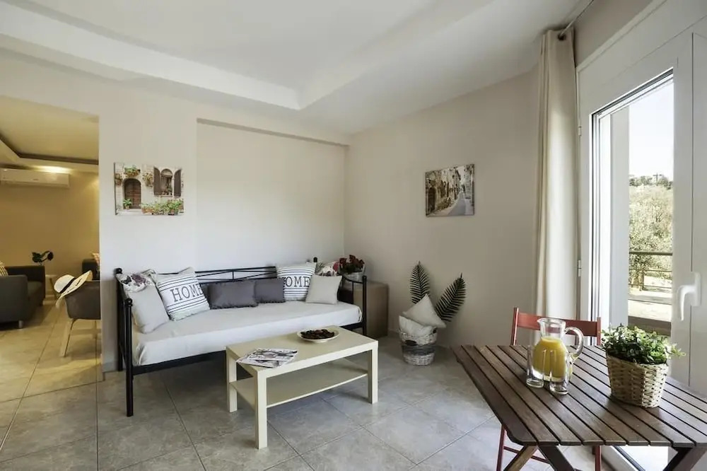 Laugh & Life House