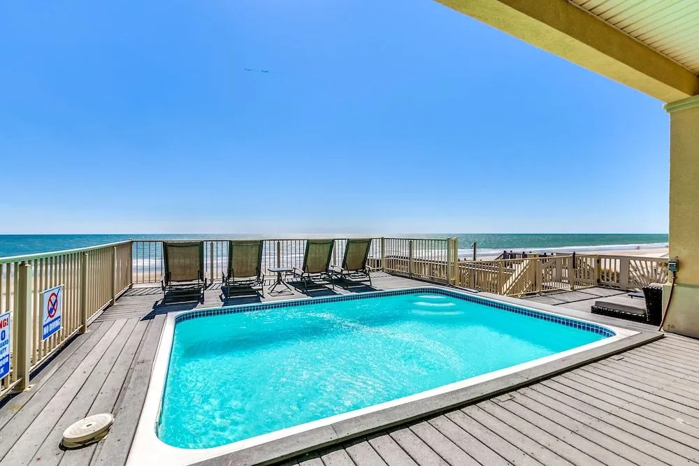 Low Tide Too 6 Br home by RedAwning