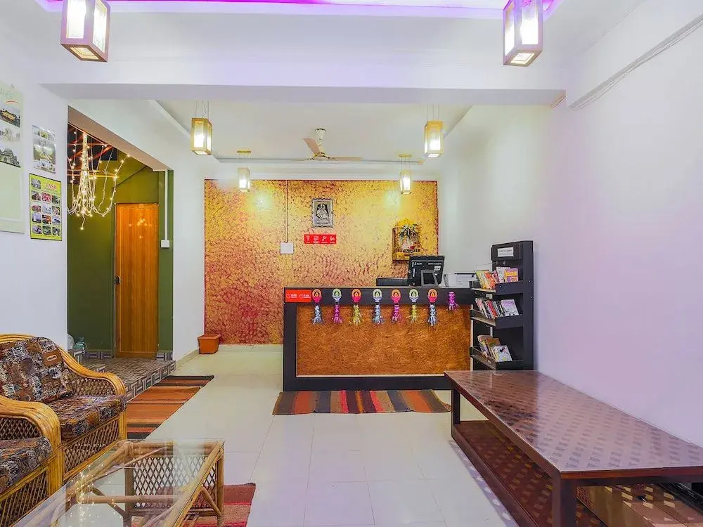 OYO 15449 Hotel Padma