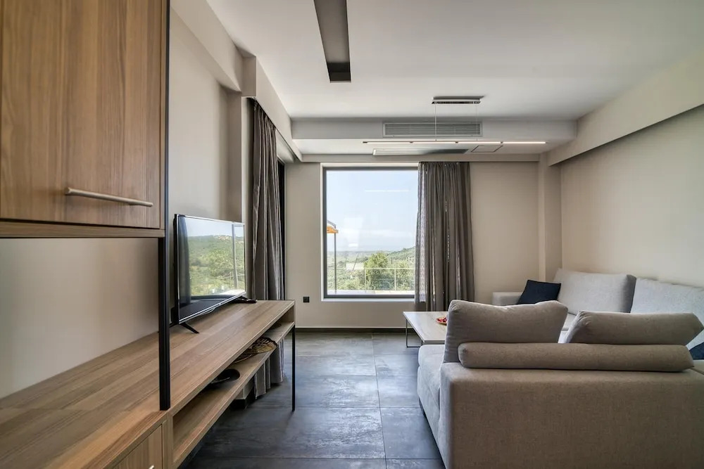 Serenity Suites Sea View 4