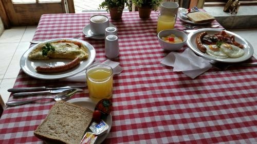 Le Chateau Guest House and Conference Centre