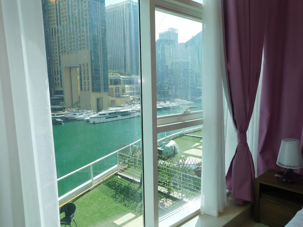 Luton Vacation Homes Continental Tower