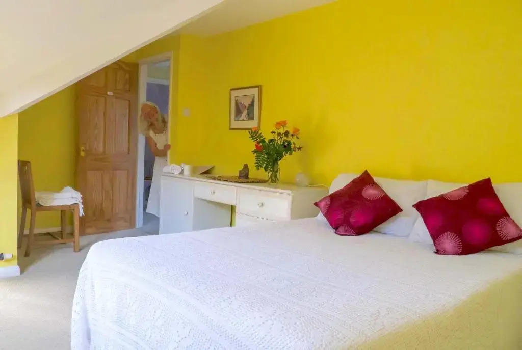 Healing Waters Sanctuary, Peaceful Retreat House, Glastonbury