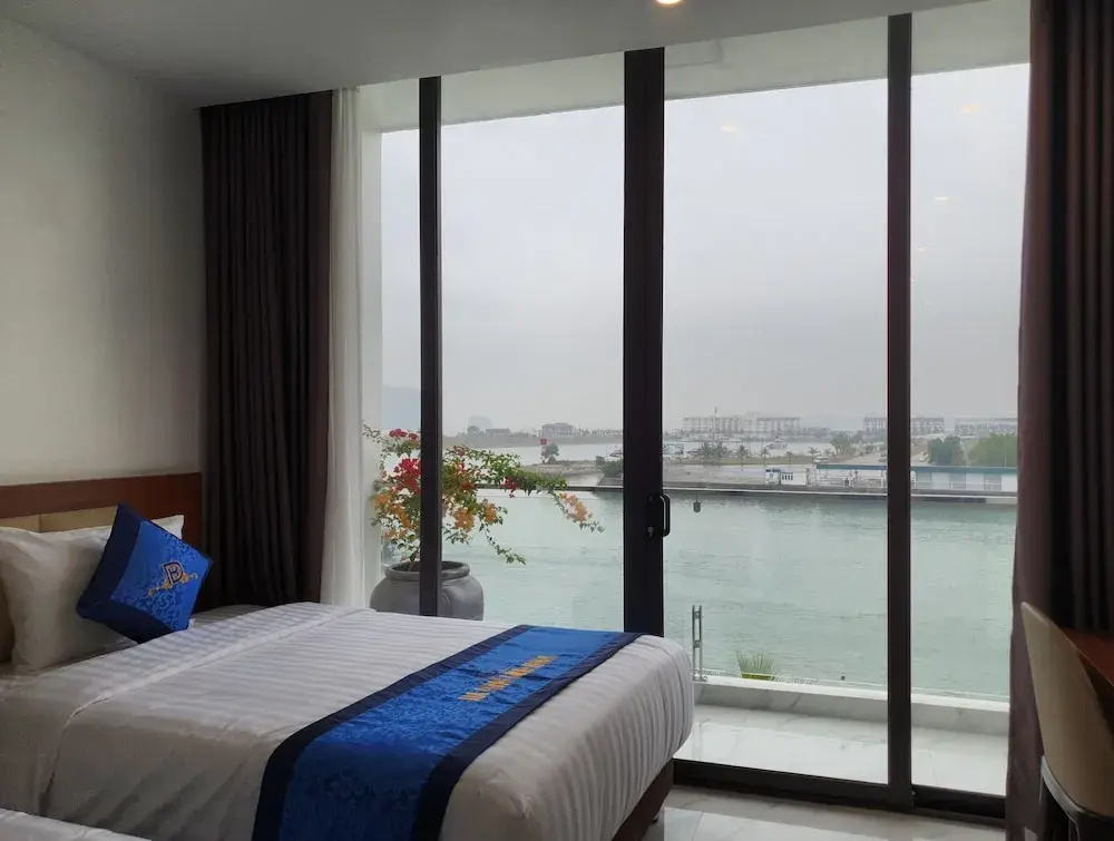 Hạ Long Land Hotel