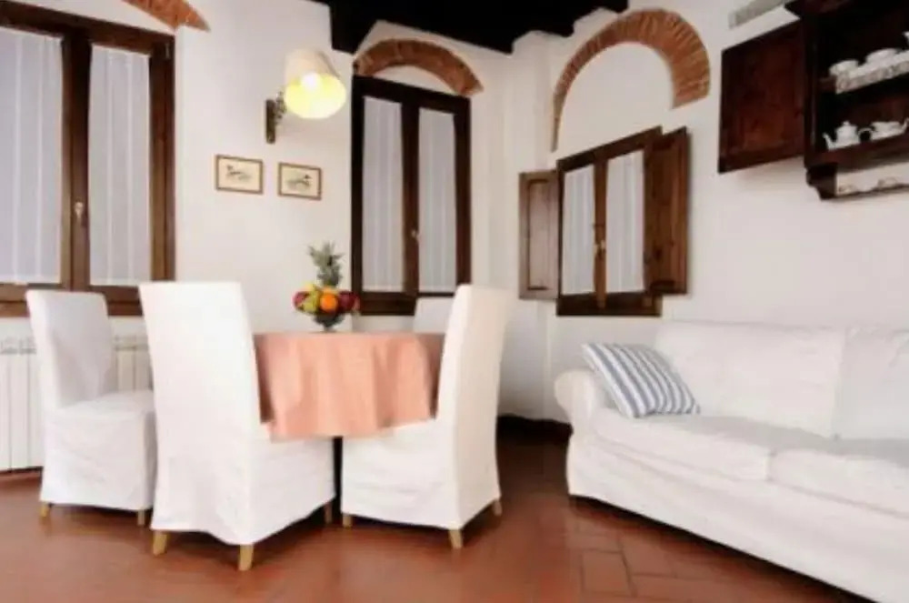 Rosa Apartment