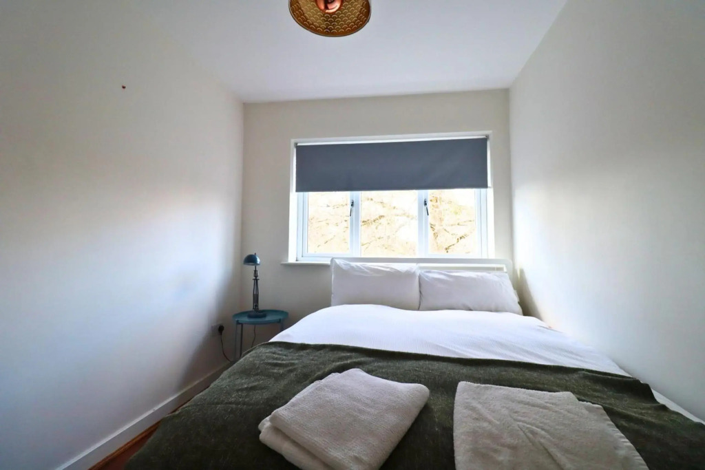 Wokingham - Large 2 bedroom Apartment