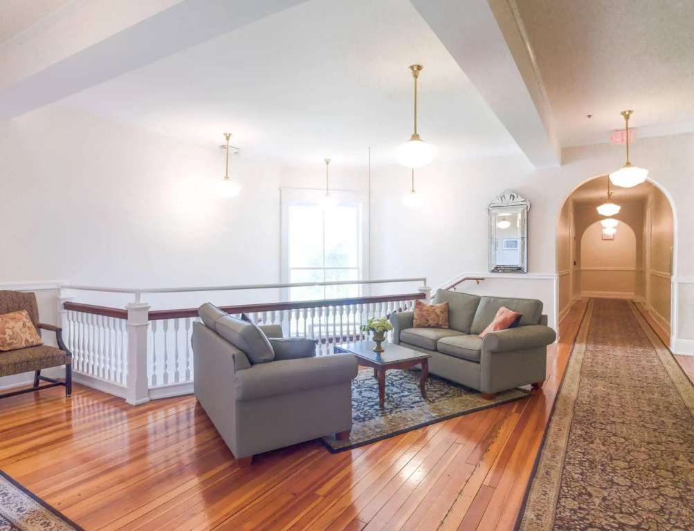 Inn at Carnall Hall