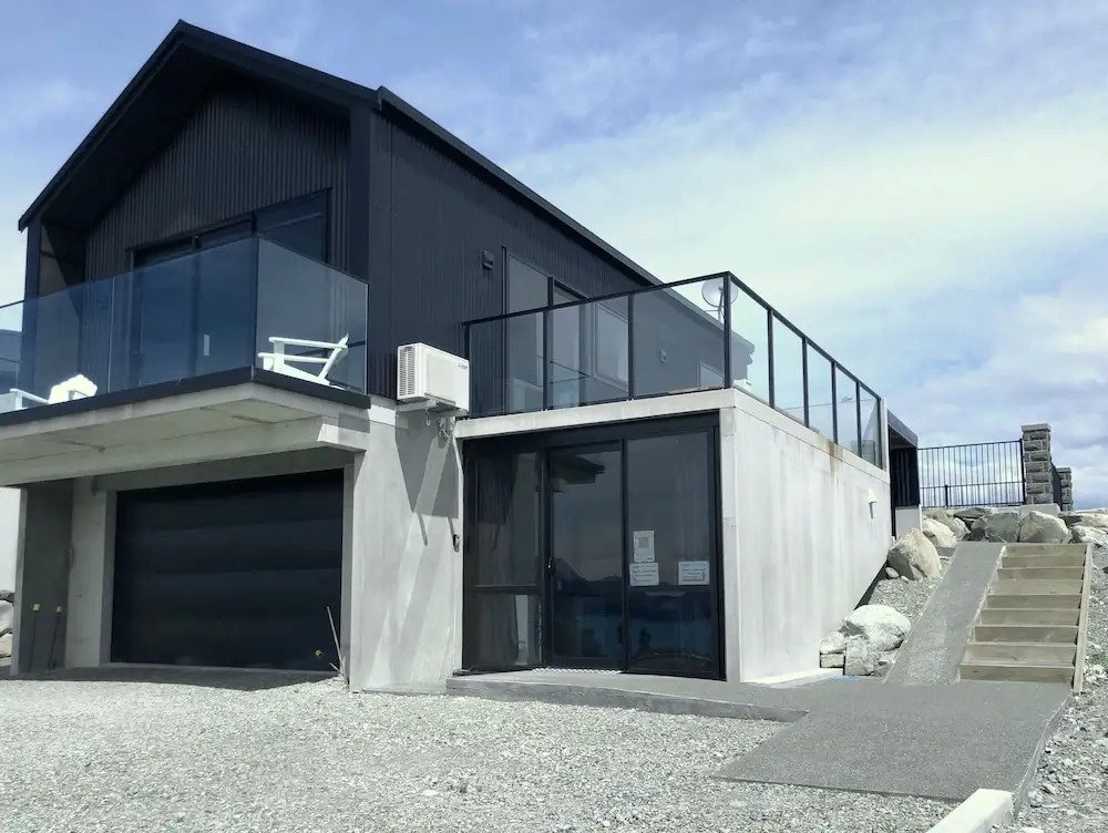 Galaxy Lake View 2 Bedrooms