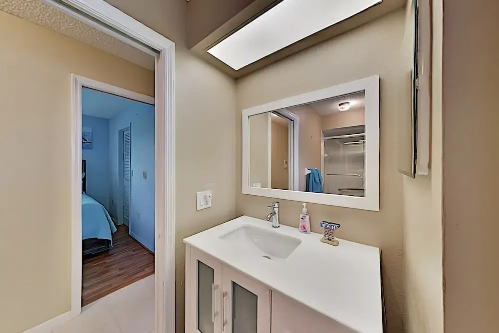 Corner Lot W/ Lanai & Private Pool 3 Bedroom Home