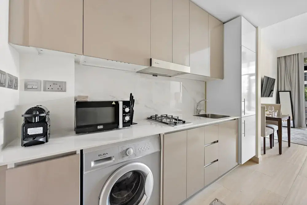 WelHome - Your Dubai Getaway: Cozy Studio at Azizi Rivera 4