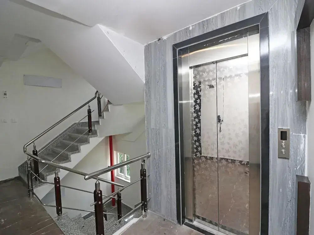 Capital O 14525 The Platinum Studio 50