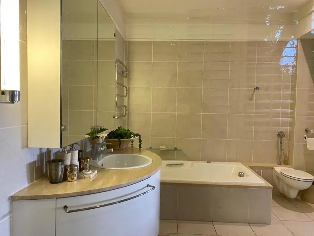 Clifton YOLO Spaces - Clifton Mansion Villa