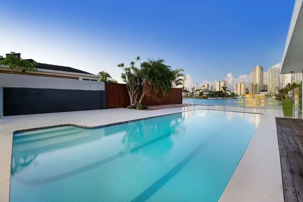 Sunrise Executive 5 Bedroom Home