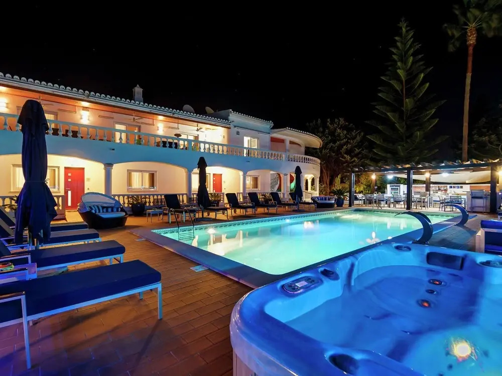 Wonderful Apartment in Lagos with Hot Tub