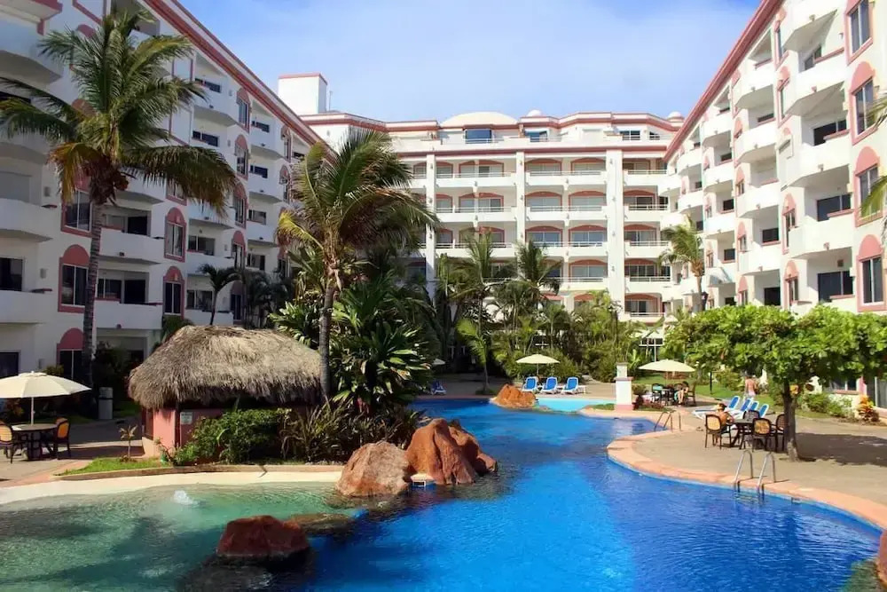 C. Azul Costa Bonita by Villas HK28