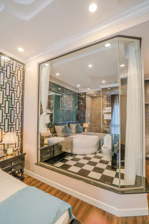 Luxury Hotel