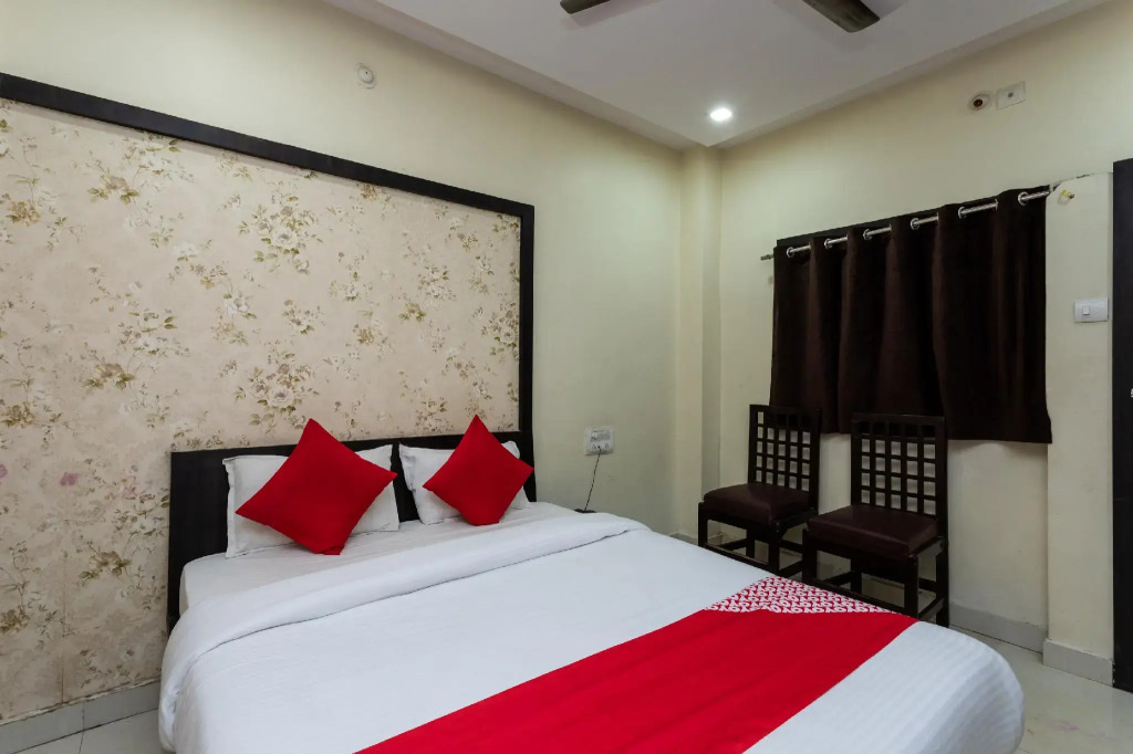 OYO 30860 Sun Palace