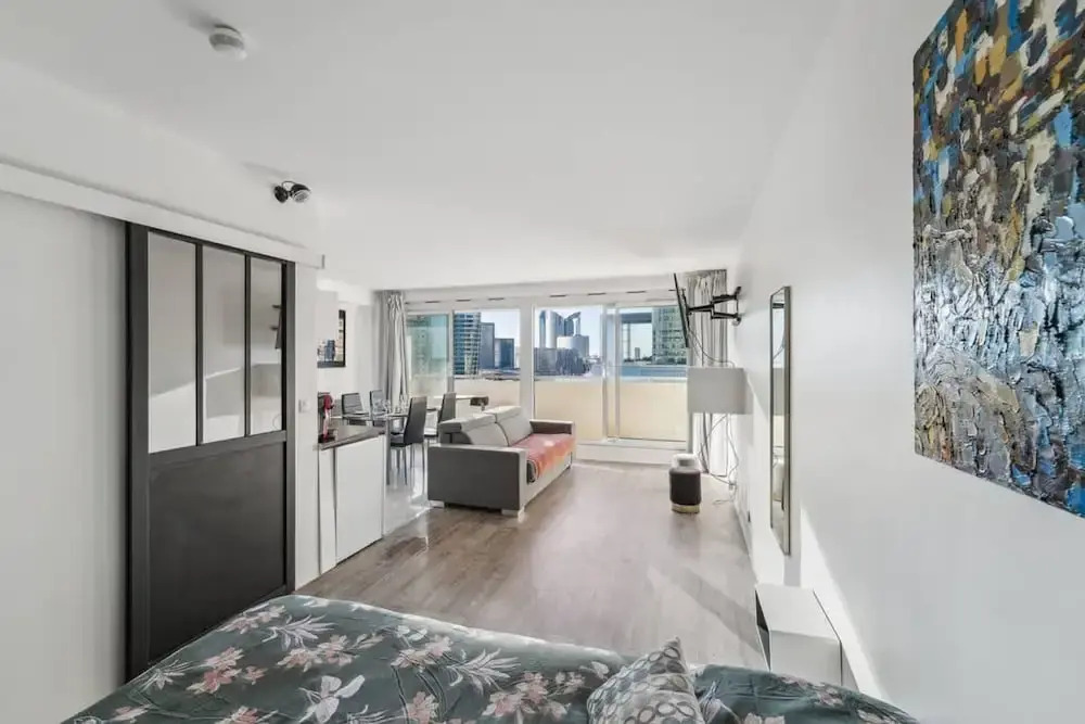 Spacious Studio Balcony -La D Fense-bail Mobilit
